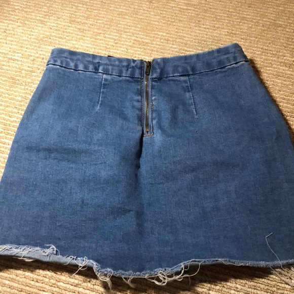 F21 Denim Mini Skirt with Pockets - Picture 3 of 3